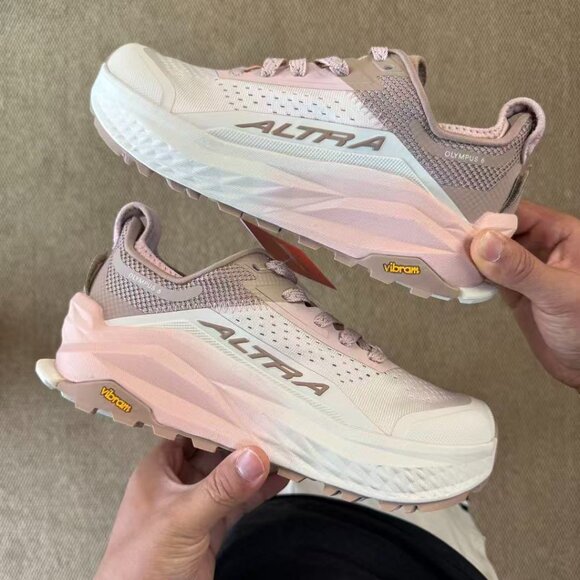 Altra Mont Blanc Carbon Unisex Sneakers In White and Pink - Picture 1 of 9
